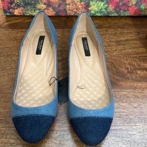 ZARA BASIC COLLECTION FLAT SHOE 61/2 US